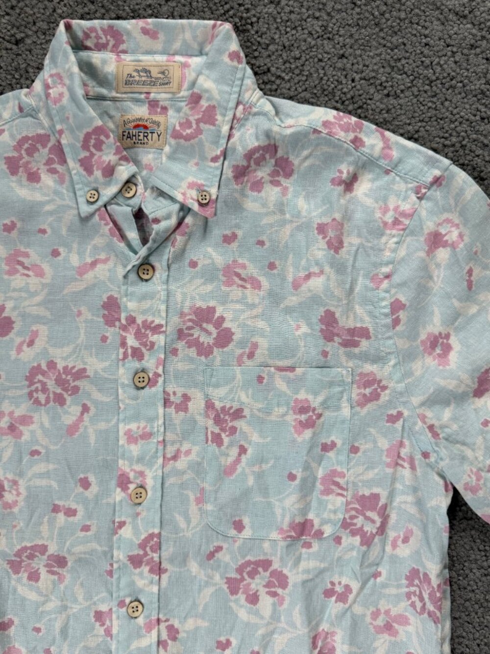Faherty Men’s Short-Sleeve Breeze Shirt "Clear Waters Blossom" print- Sz. Med. - Picture 2 of 10